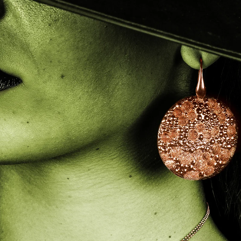 Brincos Eclipse detalhe